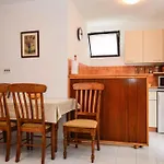 - Istrien 11126 Appartement Pjescana Uvala