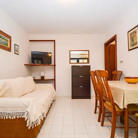 - Istrien 11126 * Pjescana Uvala