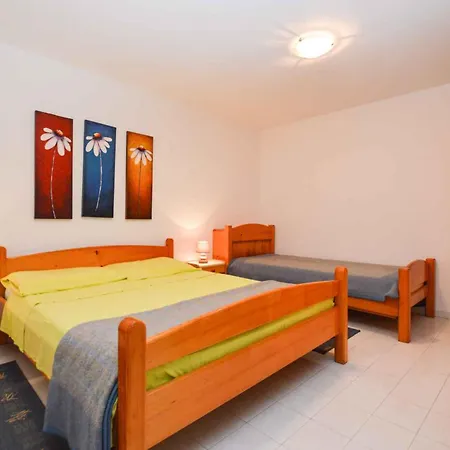 - Istrien 11126 Apartman