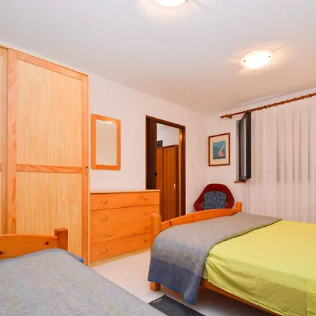 - Istrien 11126 Apartman Pješčana Uvala
